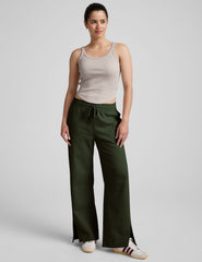 brown scoop neck ribbed tank top.